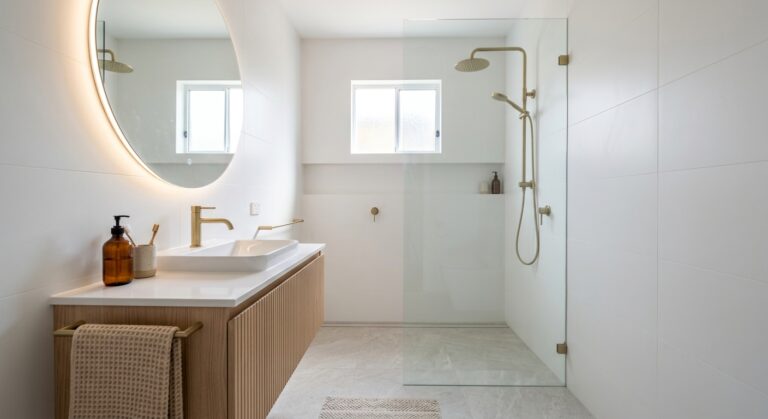 bright small bathroom remodel ideas
