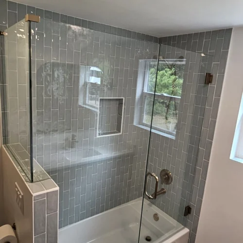 bathroom-remodeling-bathtube